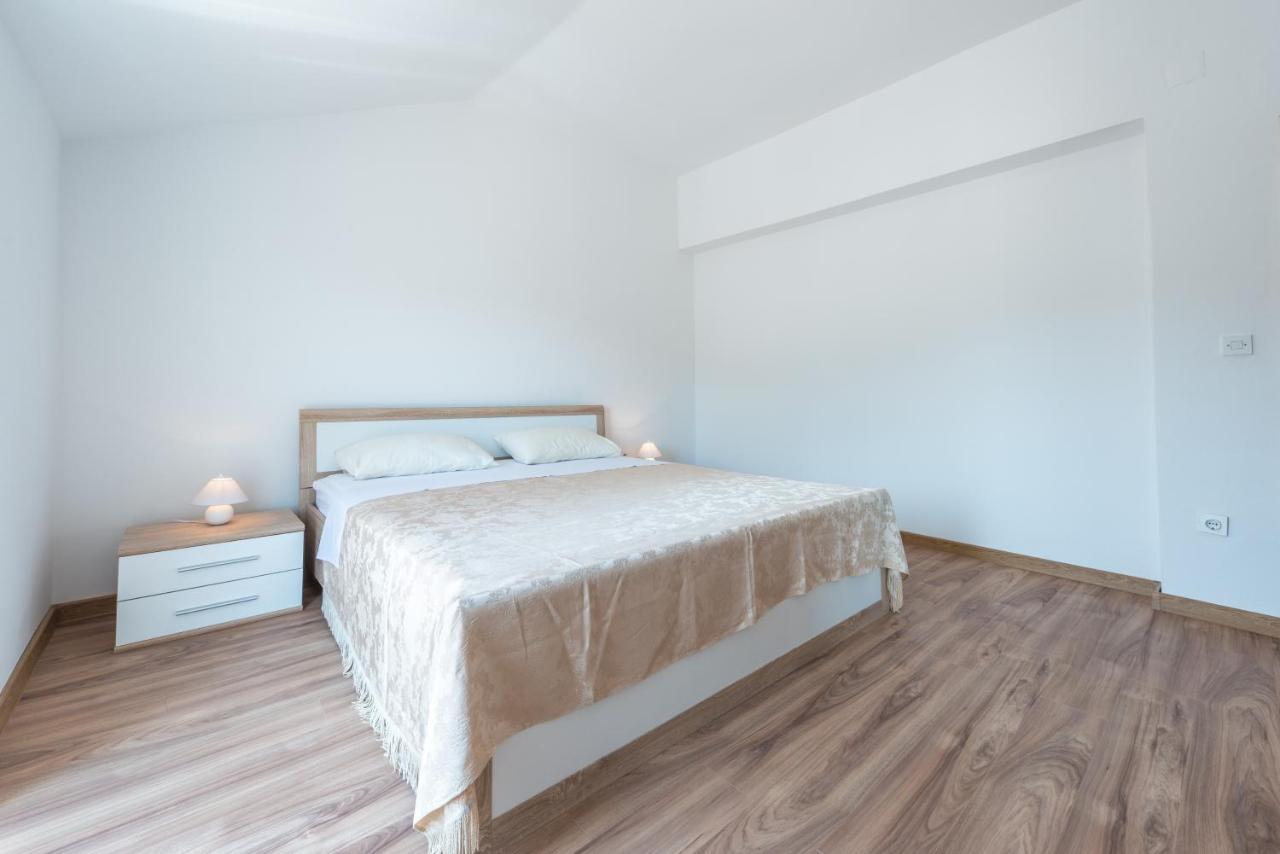 Apartments Lucija ดูบรอฟนิก ห้อง รูปภาพ